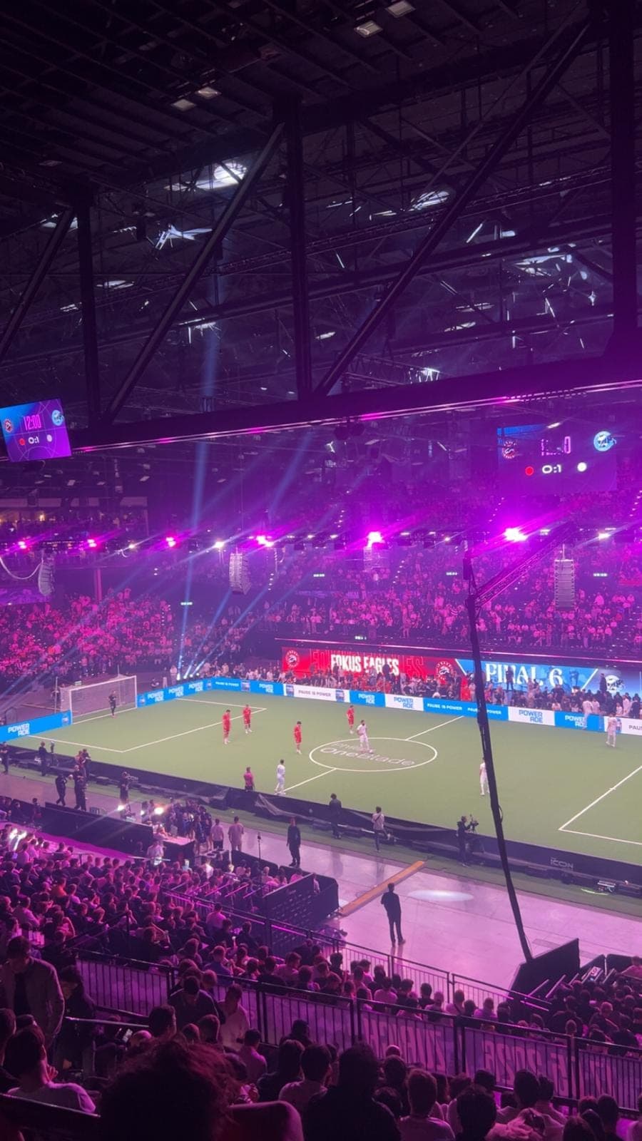 Blick von der Tribüne aufs Spielfeld beim ICON-League-Final